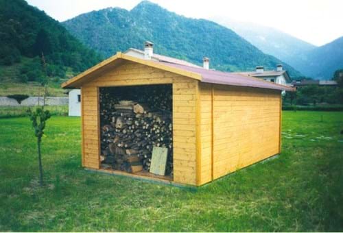Casetta in legno senza porta