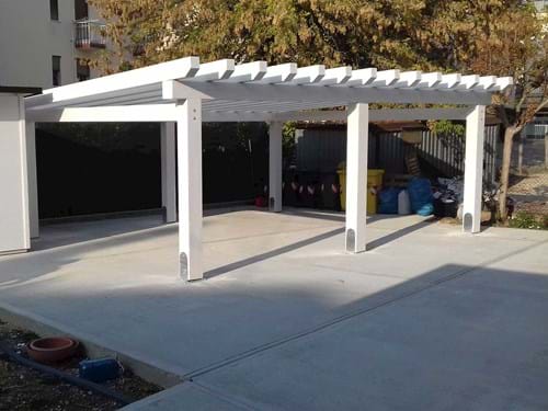 Gazebo in legno colorato bianco